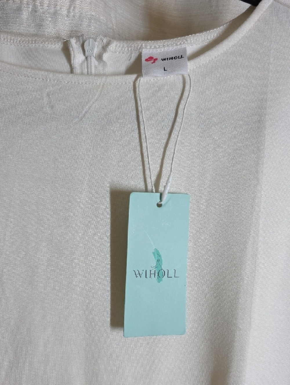 Minimalist White Long-Sleeve Shift Dress - Picture 2 of 4